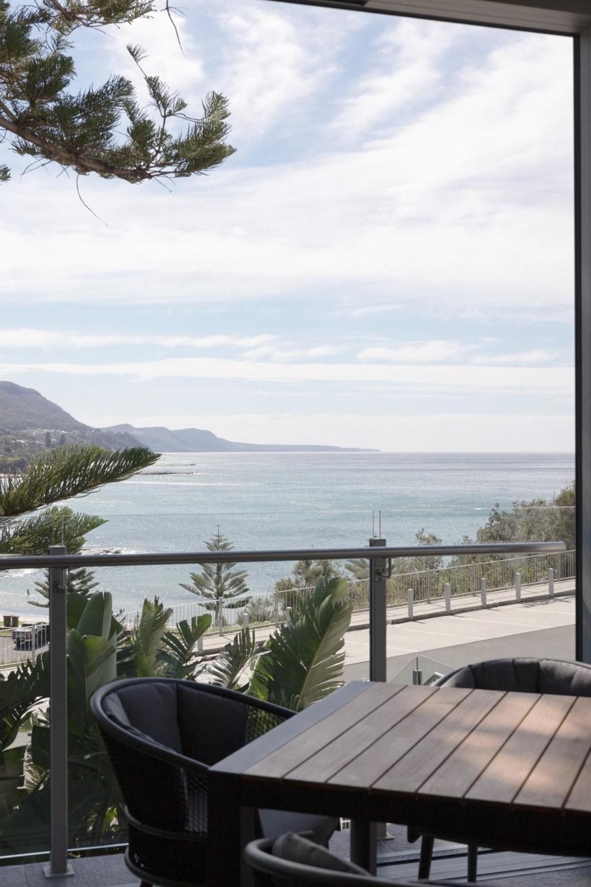 Headlands Austinmer Beach Hotel Exterior photo